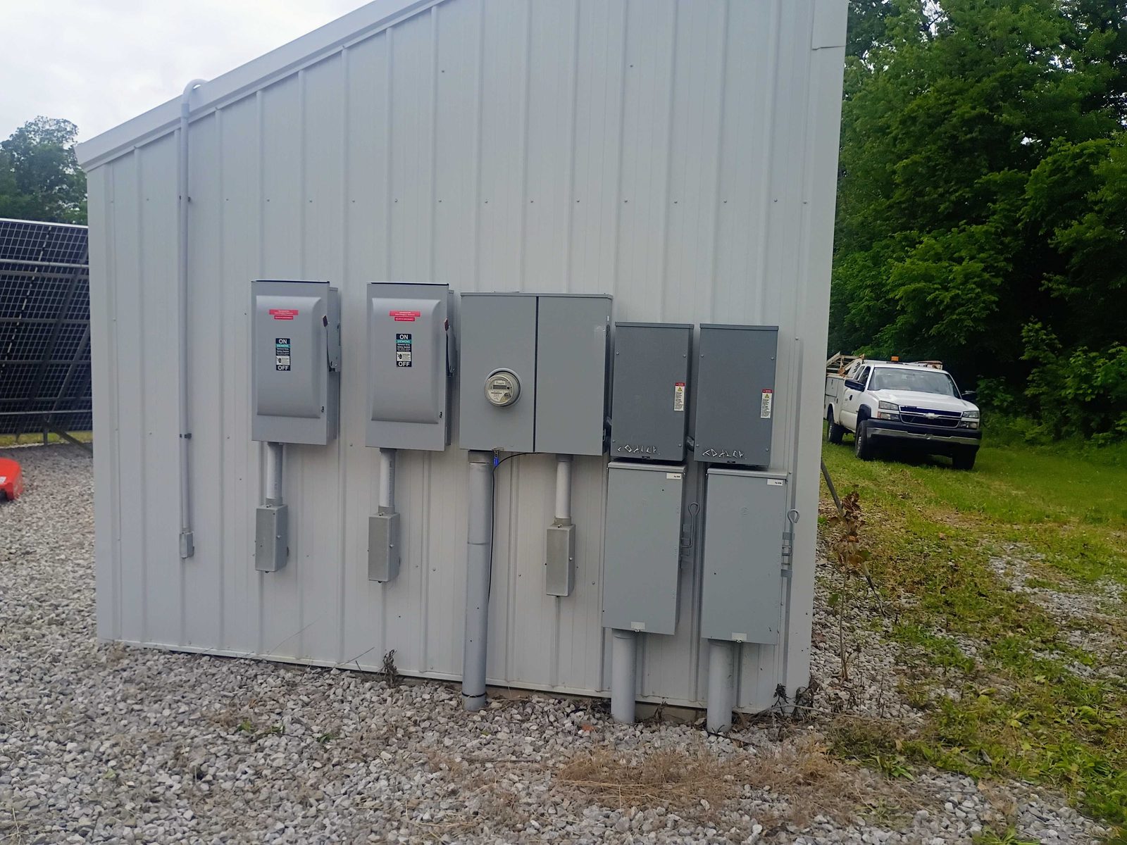 Exterior disconnects & metering